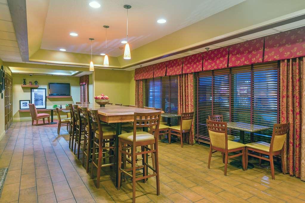 Hampton Inn Marion Restaurant photo